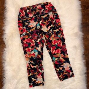 RBX ladies Summer Blossom leggings size large, capri length.
